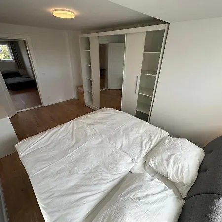 Lichtdurchflutete Dachgeschosswohnung Vor Den Toren Berlins *